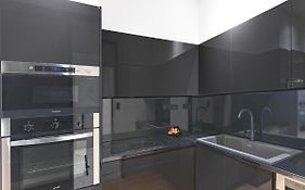 5 star lux suite in Kolonaki.